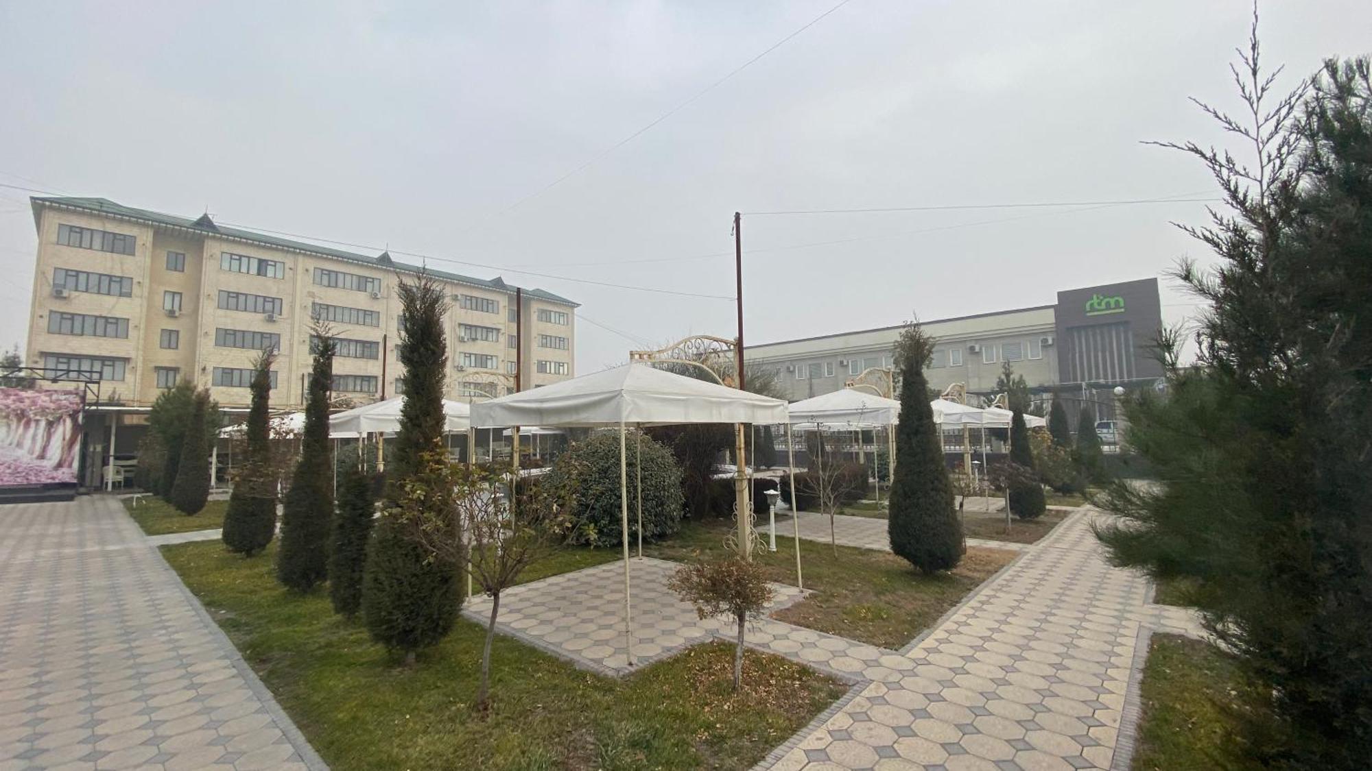 Diyor Hotel Marghilon Esterno foto