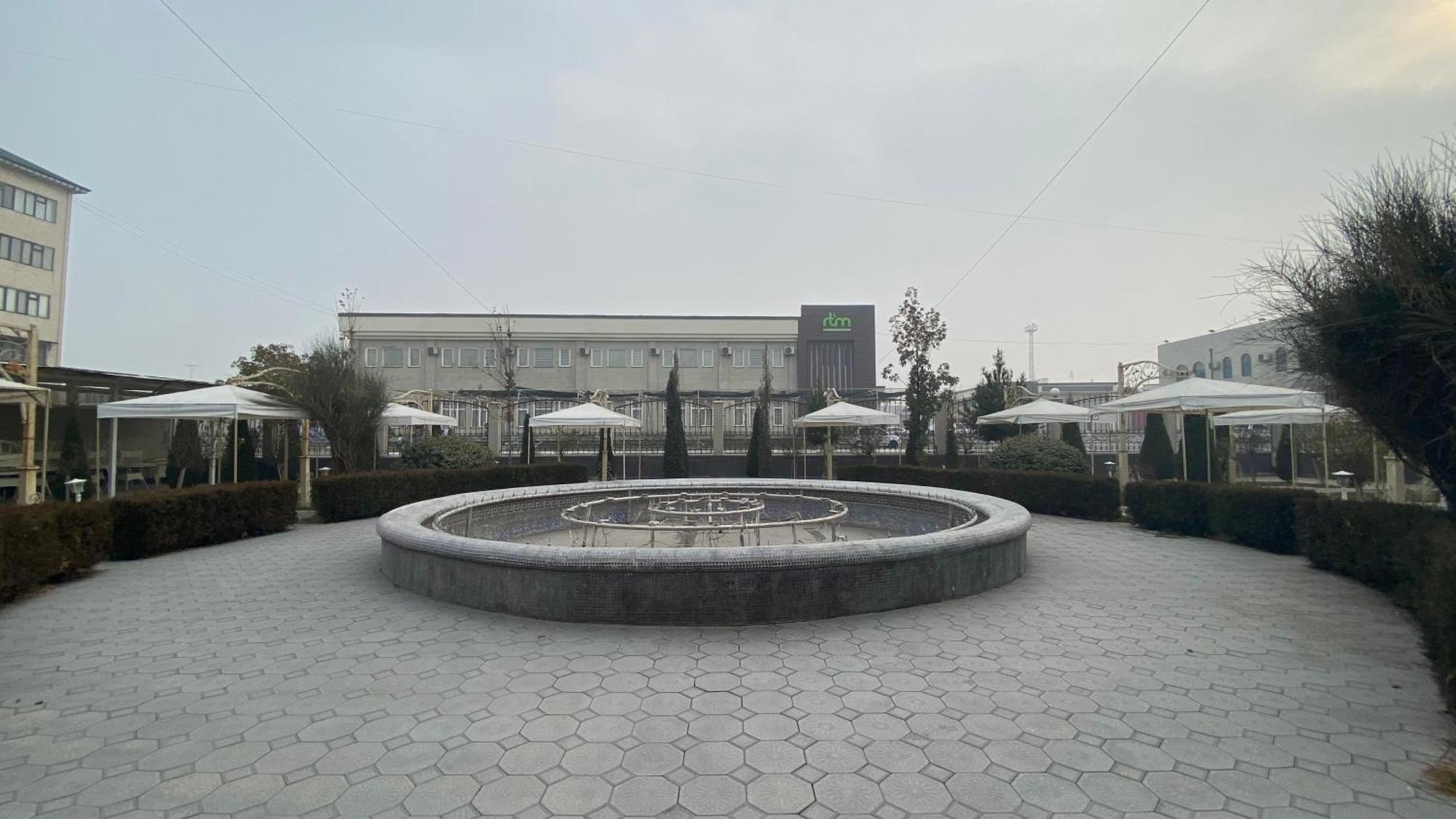 Diyor Hotel Marghilon Esterno foto