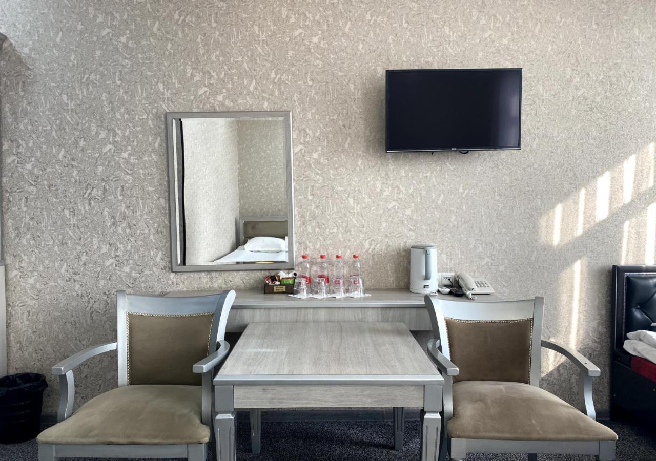 Diyor Hotel Marghilon Esterno foto