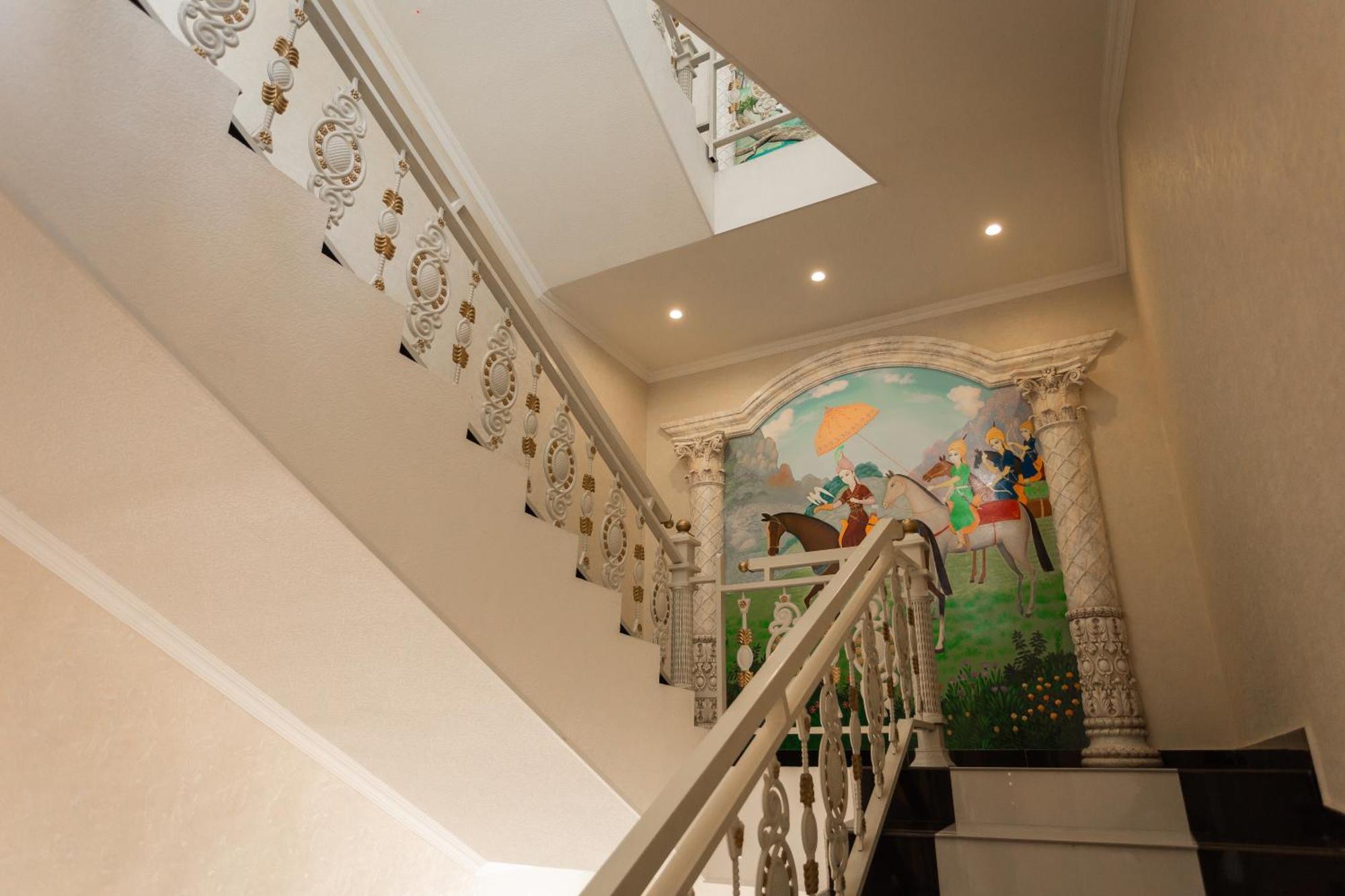 Diyor Hotel Marghilon Esterno foto