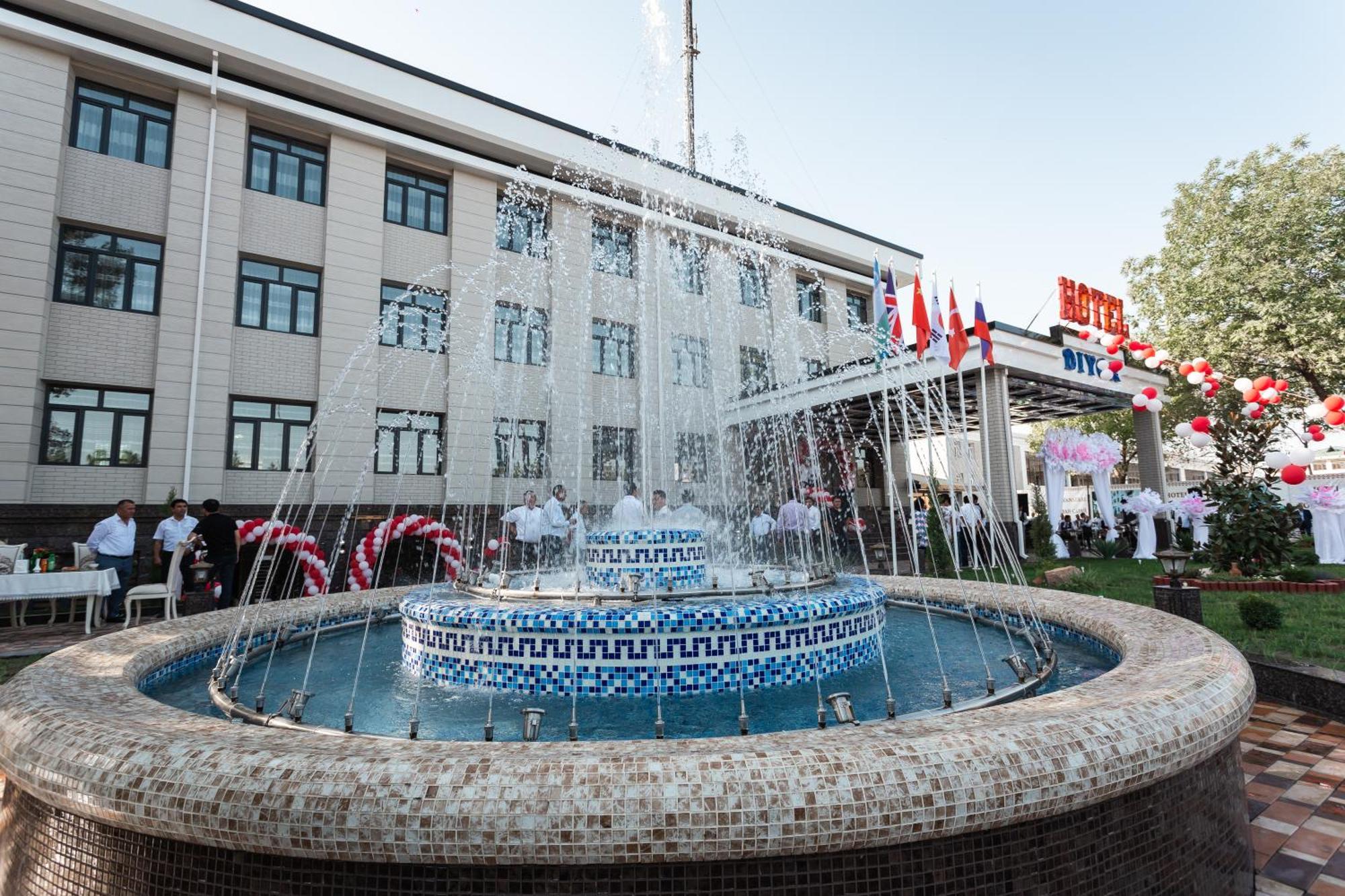Diyor Hotel Marghilon Esterno foto